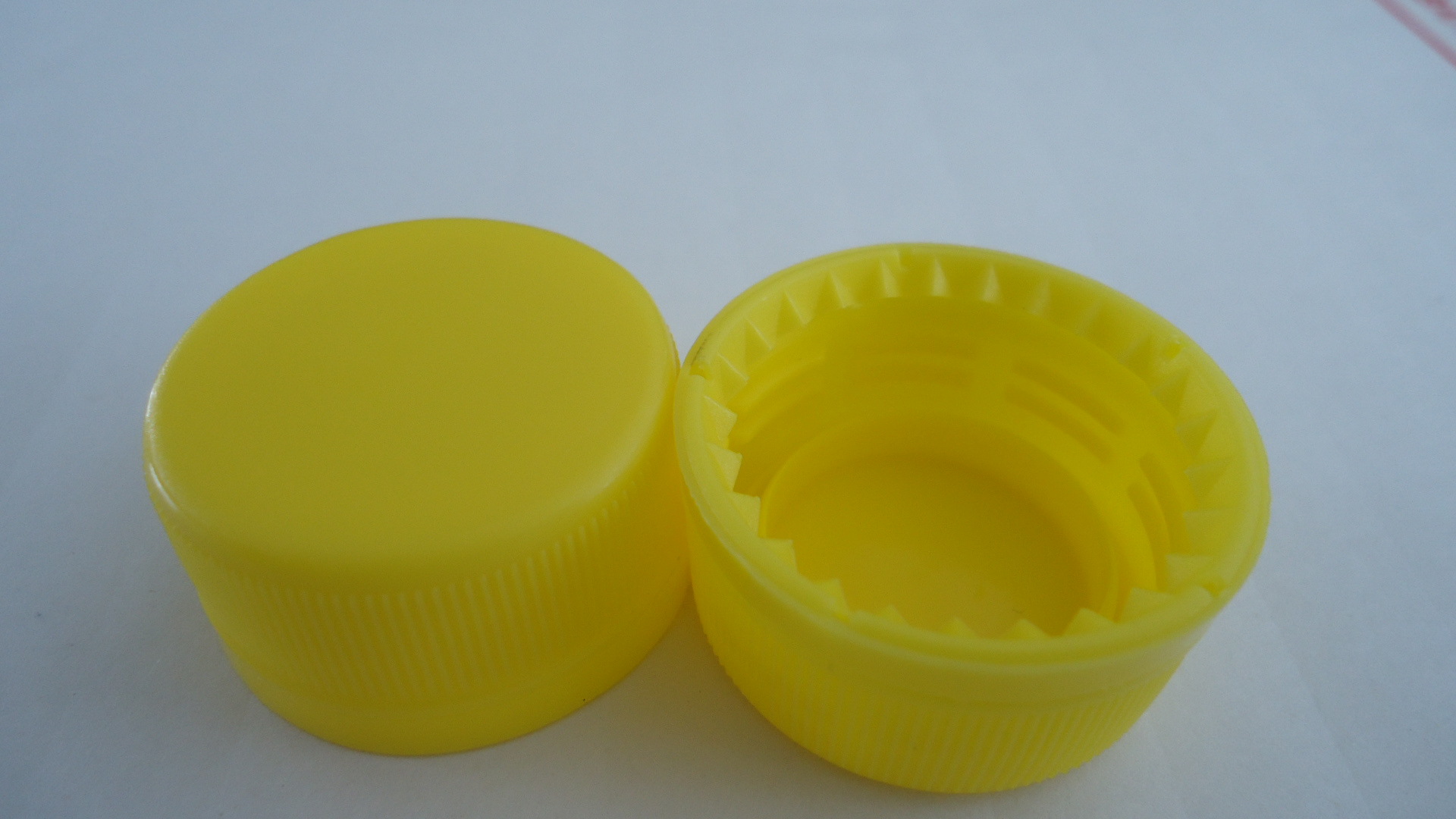 供应28各种口径塑料瓶盖