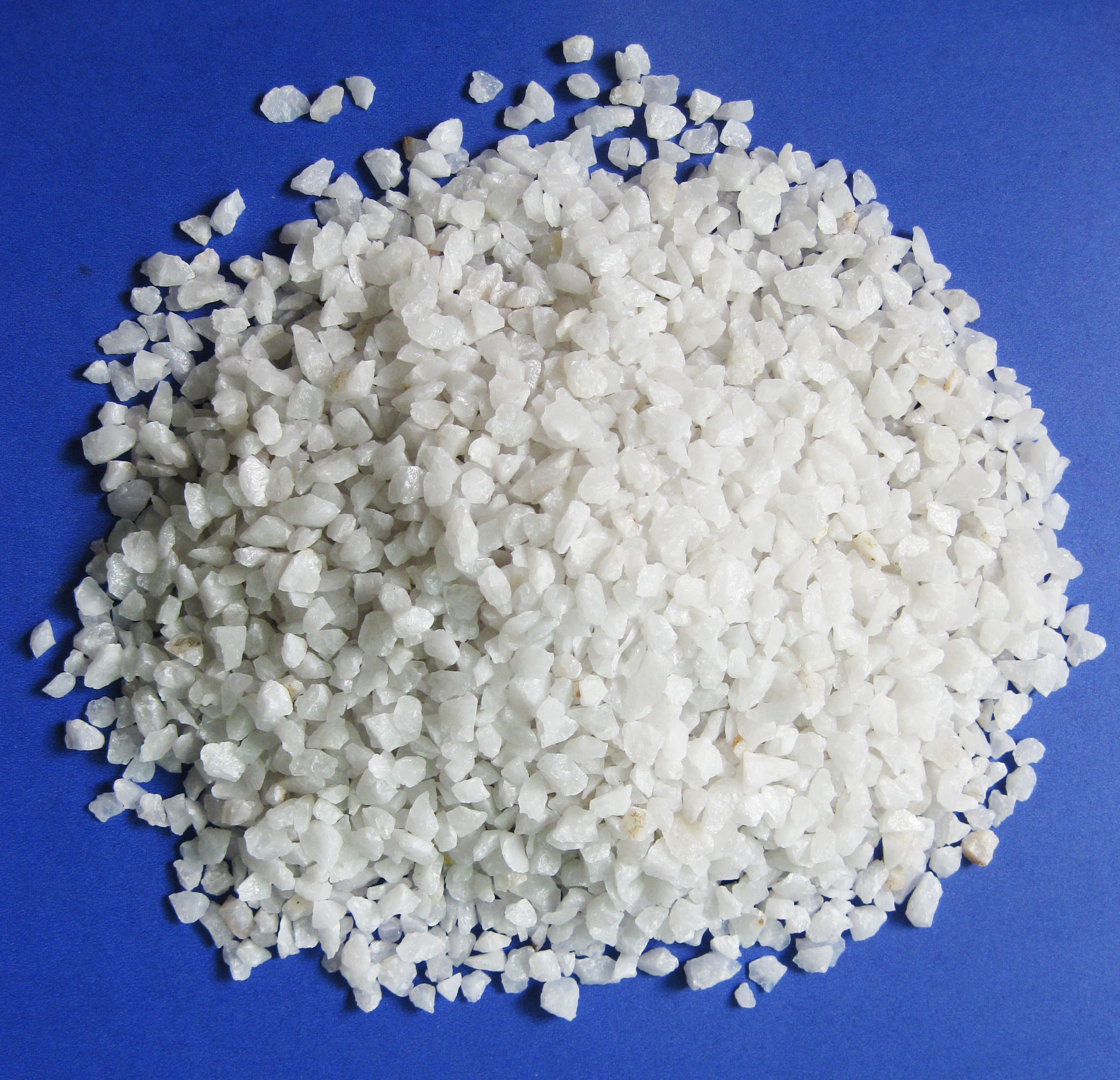 厂家供应石英砂 水处理过滤 净水器滤料除重金属石英砂 滤料填充