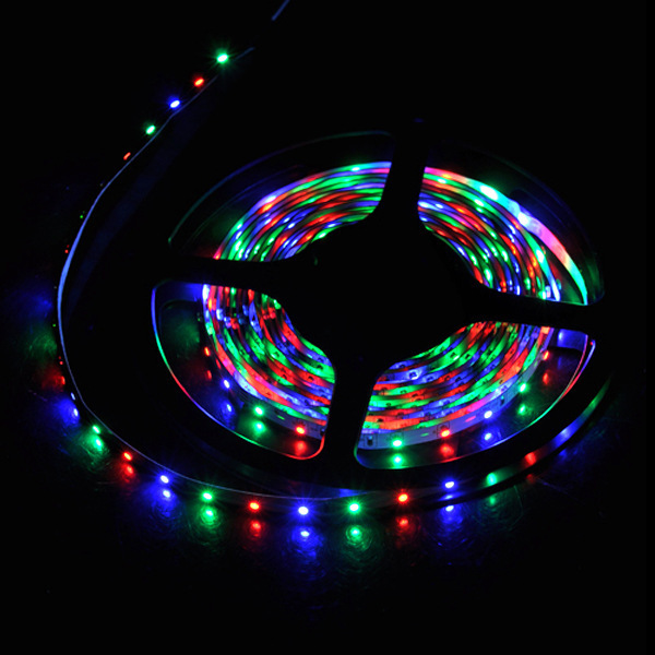 圣诞节日灯具 喜庆装饰彩灯 七彩色软灯条 led灯带 全彩变色灯串