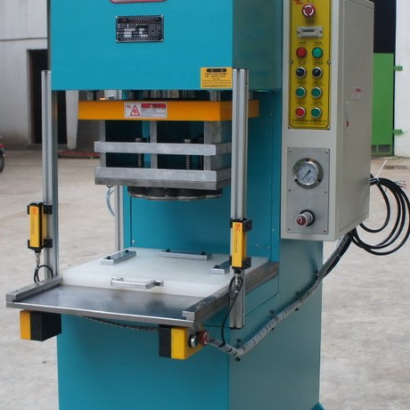 东莞油压机厂家,四柱油压机 四柱油压冲床