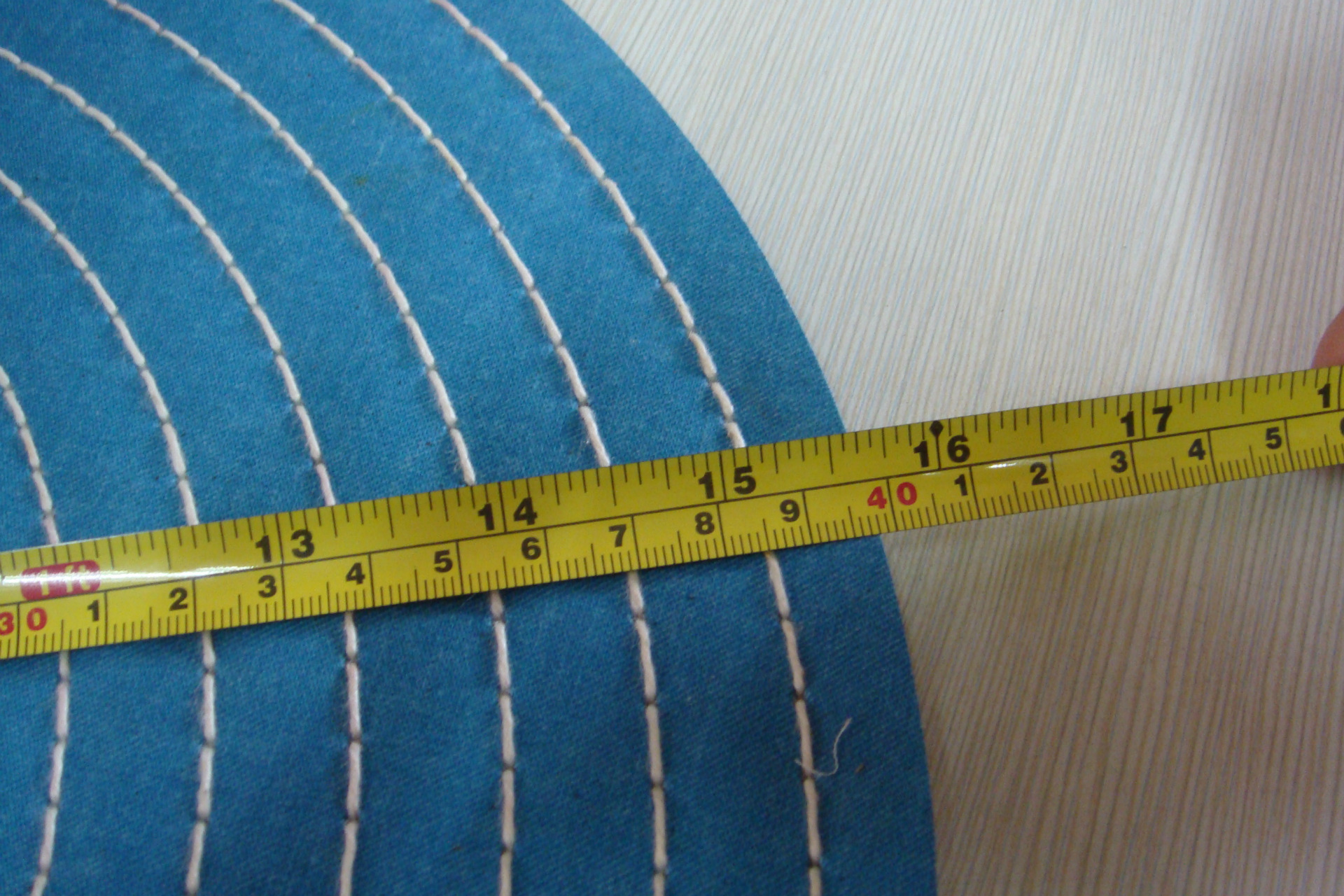 银,不锈钢,钛合金等)金属的一般用8寸一下的为多,中孔常用3mm左右的孔