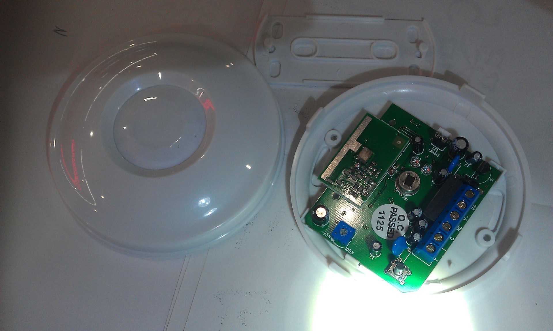 吸顶双鉴探测器吸顶红外微波探测器