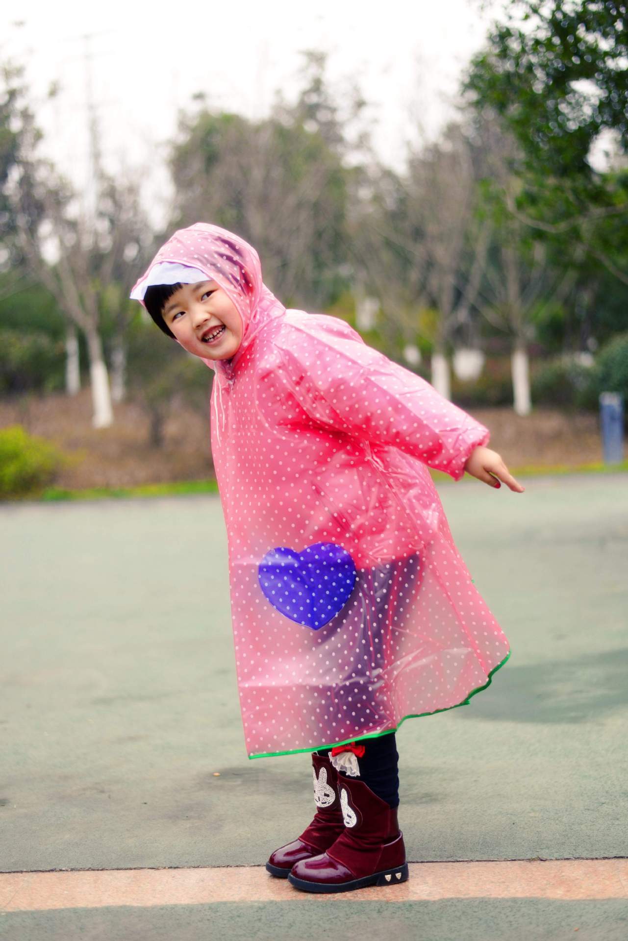 儿童雨衣 日韩透明点点时尚加大加厚小孩雨衣 可爱卡通雨衣