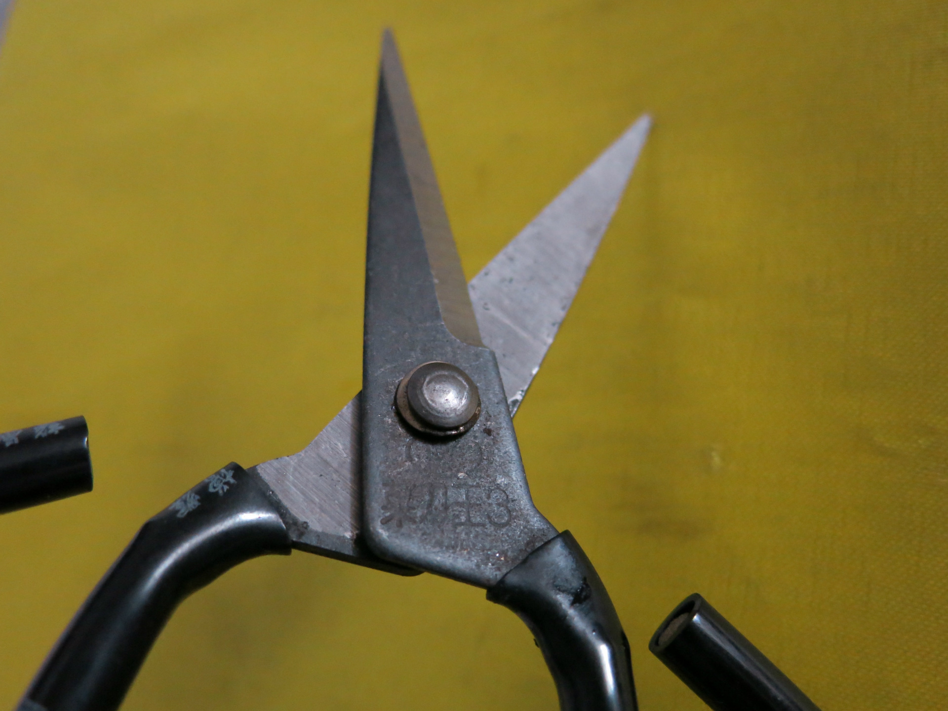 菜刀王剪刀_供应菜刀王3号黑柄碳钢剪刀 超锋利实用 - 阿里巴巴