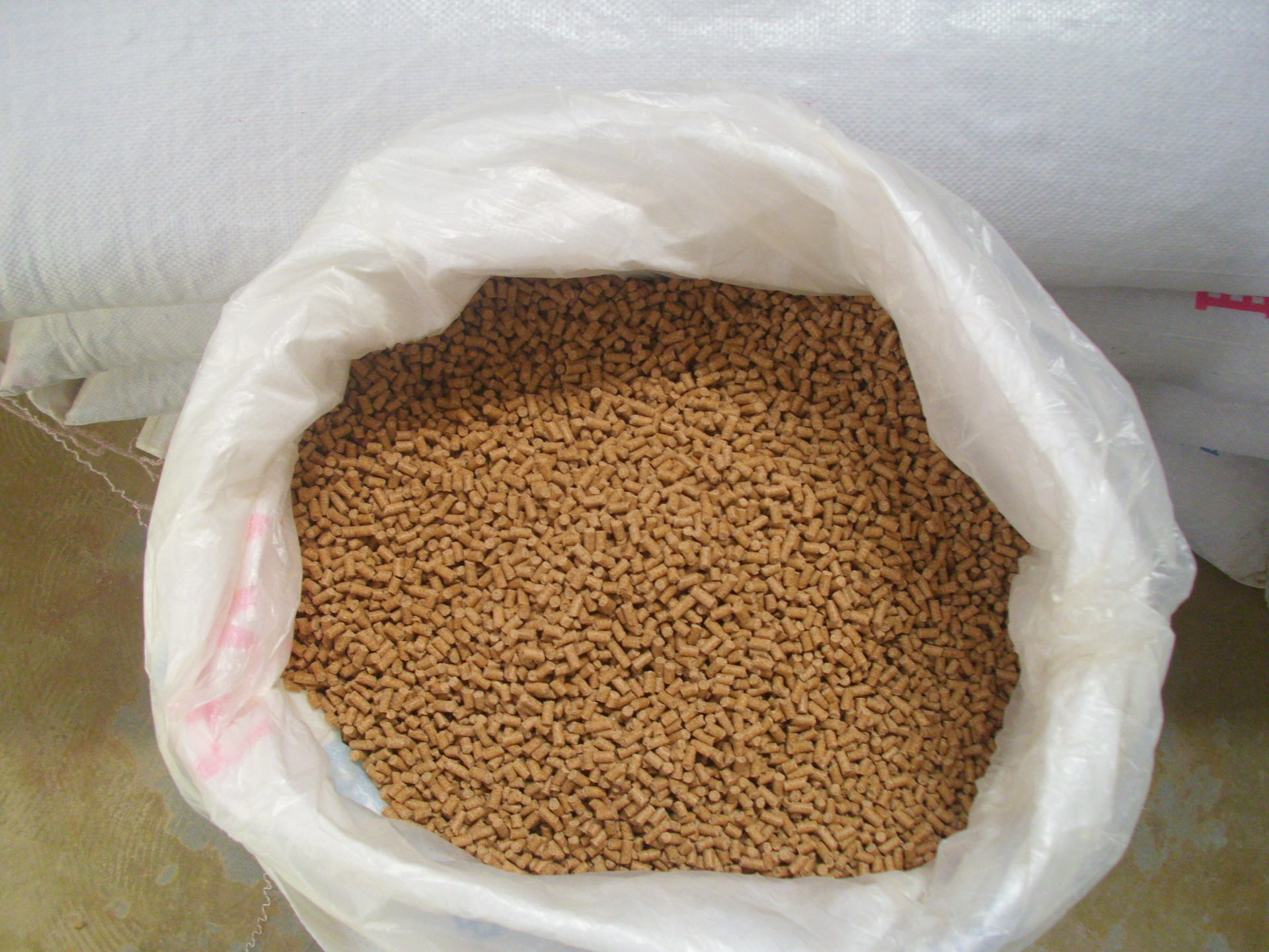 饲料 鱼饲料 混养鱼配合饲料-203 优质粗蛋白鱼饲料 批.