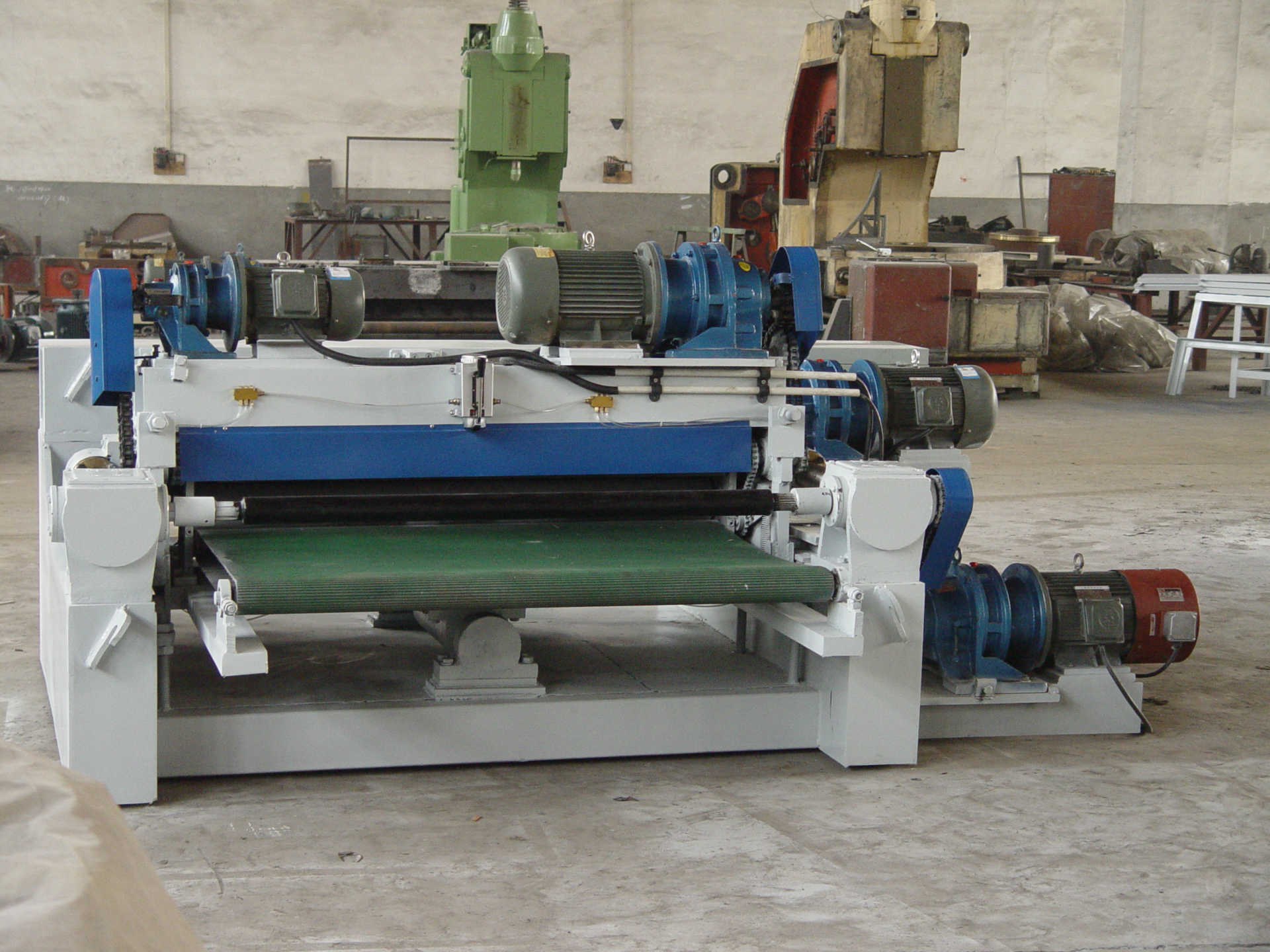 恩谊提供2600型旋切裁板一体机 板皮加工流水线 速度快 质量好