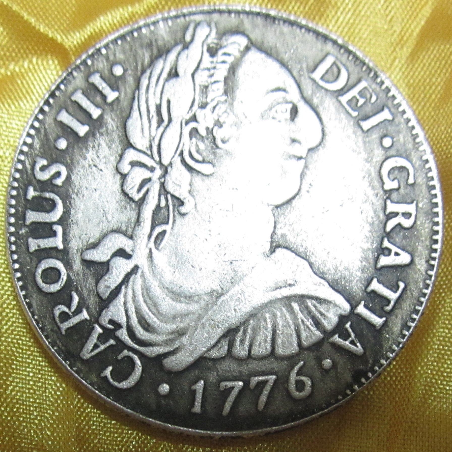 直径38mm铜芯西班牙卡洛斯三世双柱银币 1776年