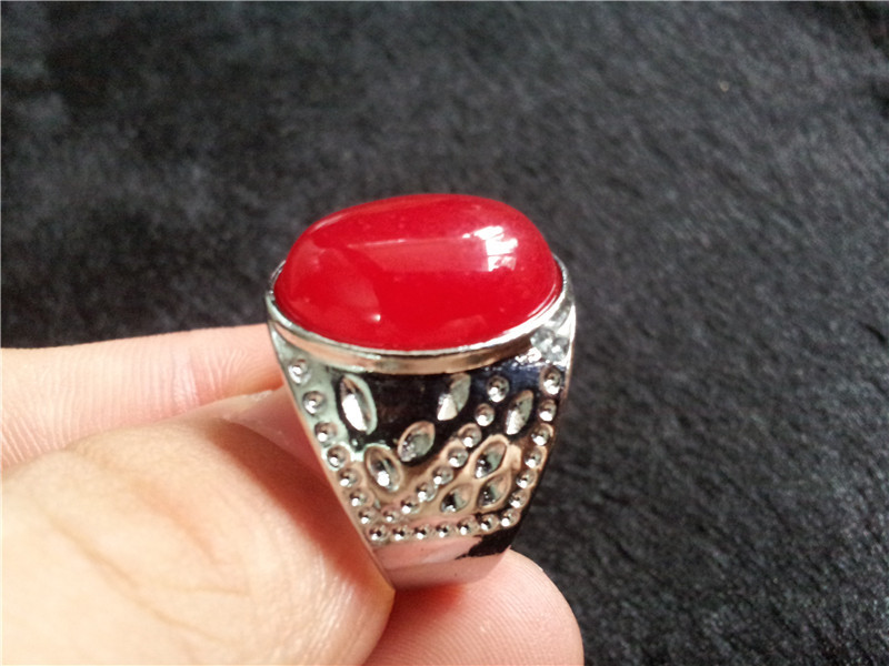 天然玉石冰种全红色鸡血玉戒指 大号男款鸡血石戒指 地摊玉指环