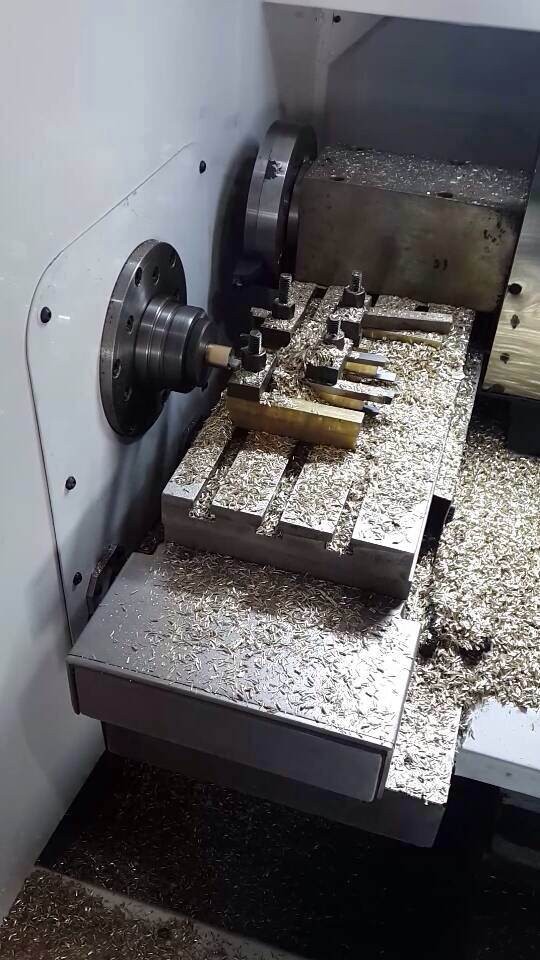 数控车方机加工现场