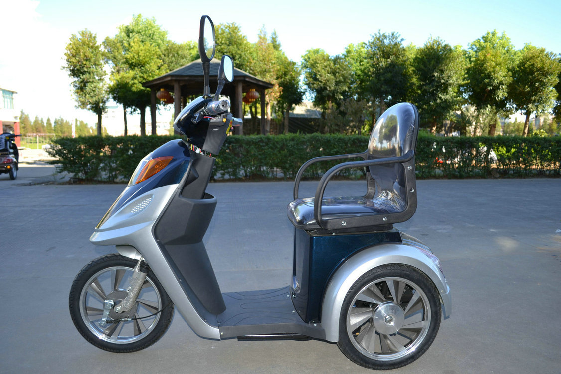 厂家绿江南新款电动残疾人迷你轮椅电动三轮代步电瓶车老年人