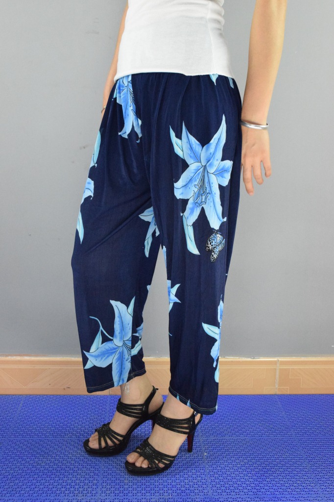 夏季地摊热卖服装批发中老年松紧腰冰丝大码花裤老太太妈妈裤