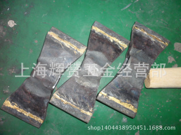 正宗钨钢斩斧 锻打砍石斧头 双面斩斧带木柄 韧性强 工地装潢斧头