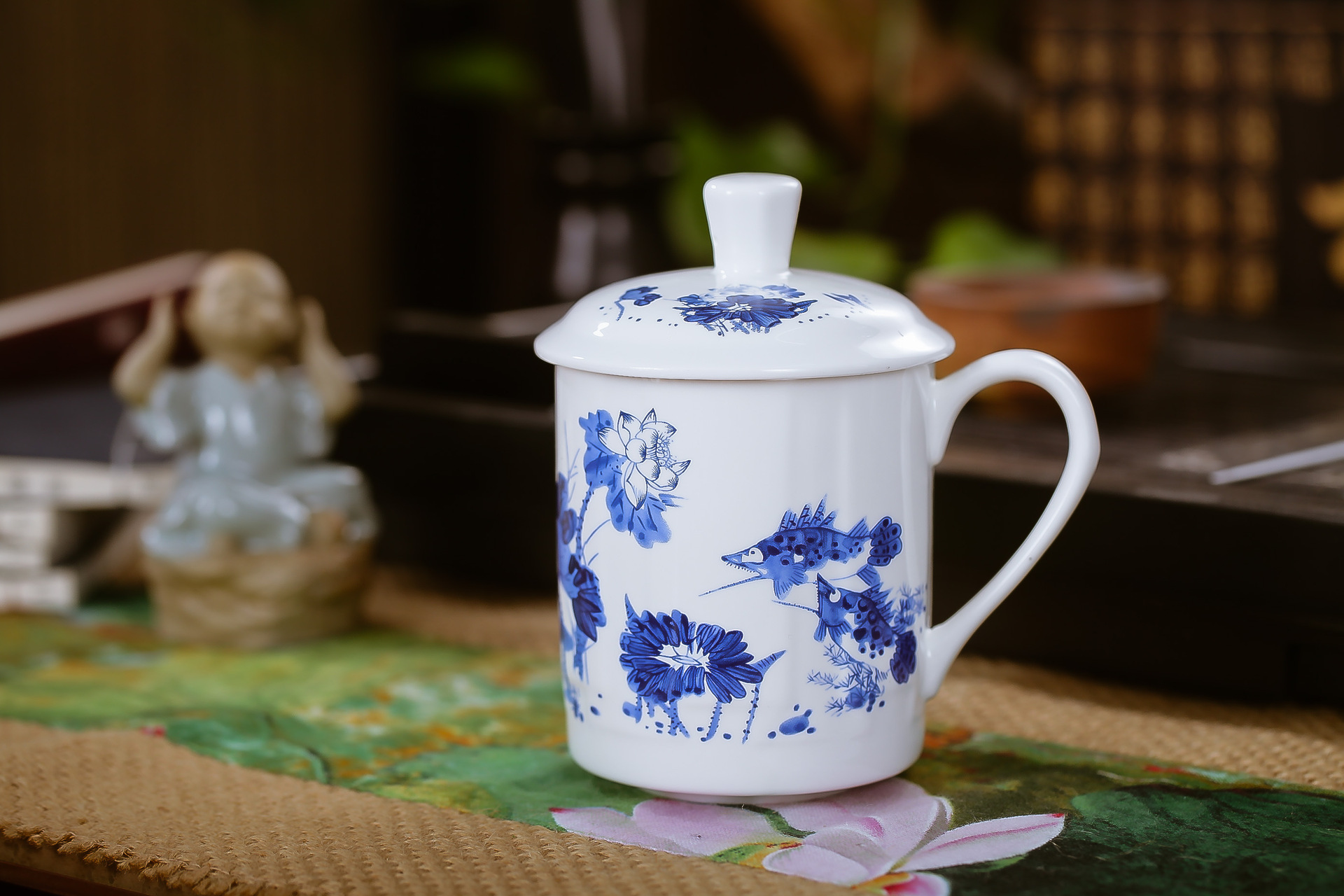 景德镇陶瓷带盖骨瓷杯青花会议办公杯子商务礼品套装厂家直销批发