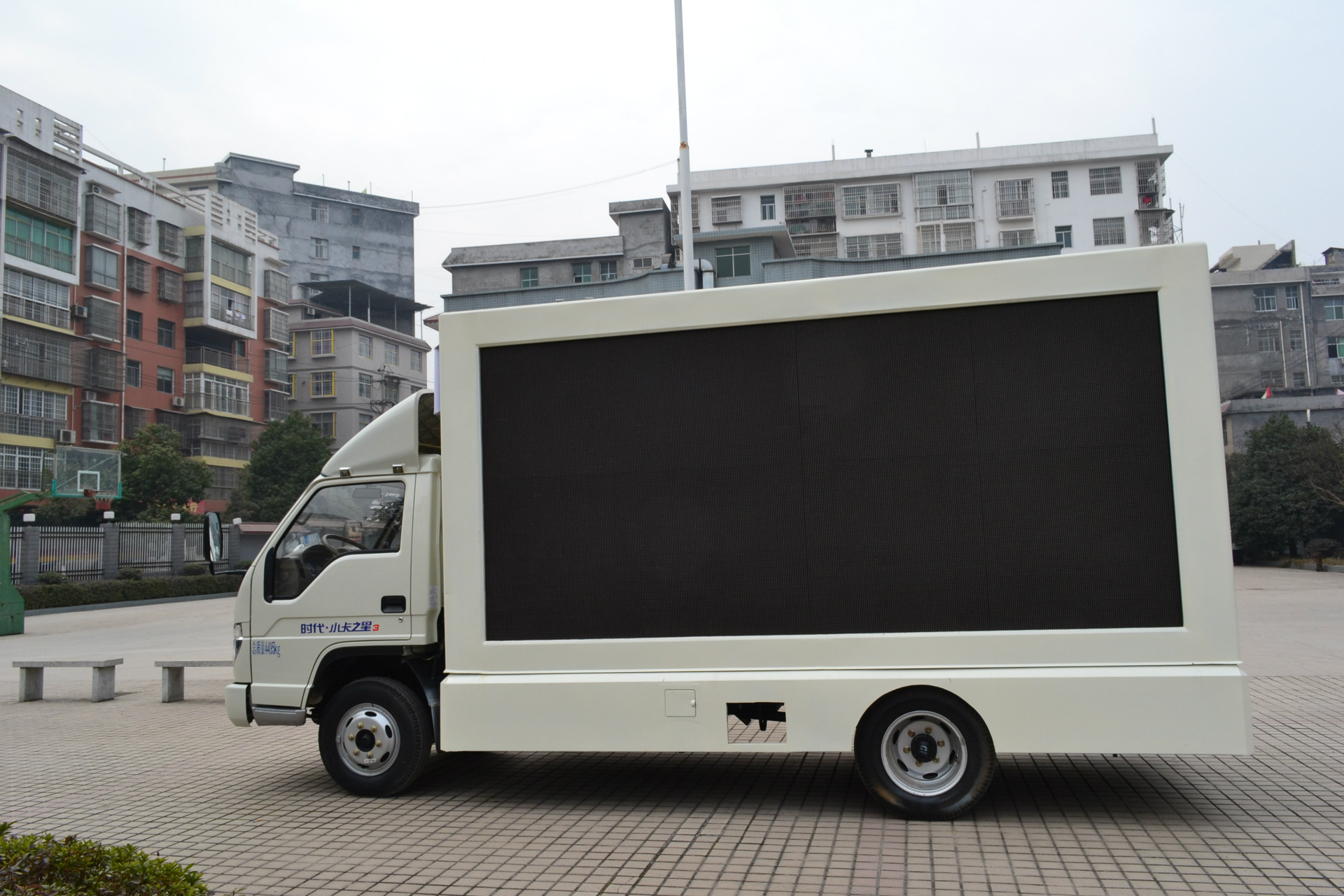 热销小卡之星3 左侧p5 右侧面钢化玻璃宣传车 汽车led广告宣传车