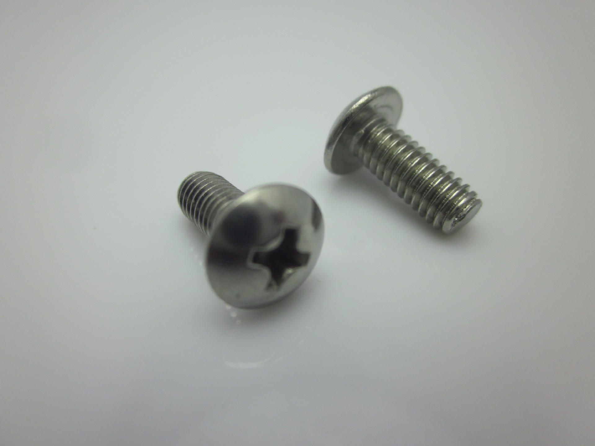 蘑菇头十字不锈钢机牙m4螺丝