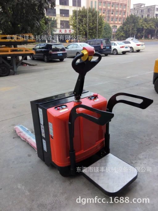 出售二手闲置九成新电动叉车1.