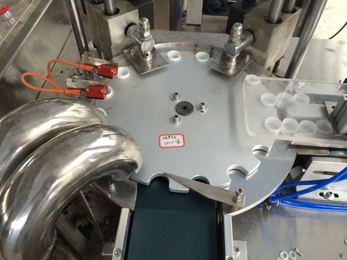 瓶盖垫片塞垫机;全自动高速瓶盖垫片机专业制造商