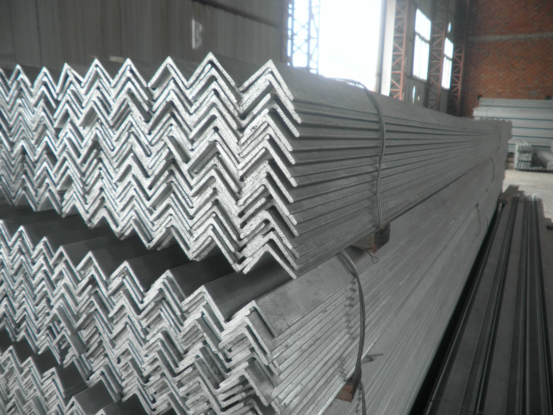 供应超大焊接用角钢 q235b等边冷热镀