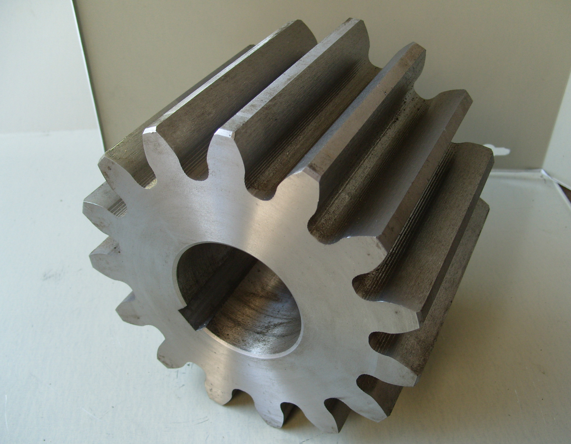 首页 齿轮 齿轮 机床齿轮 >供应冲床配件小齿轮大齿轮 连杆瓦山东淄博