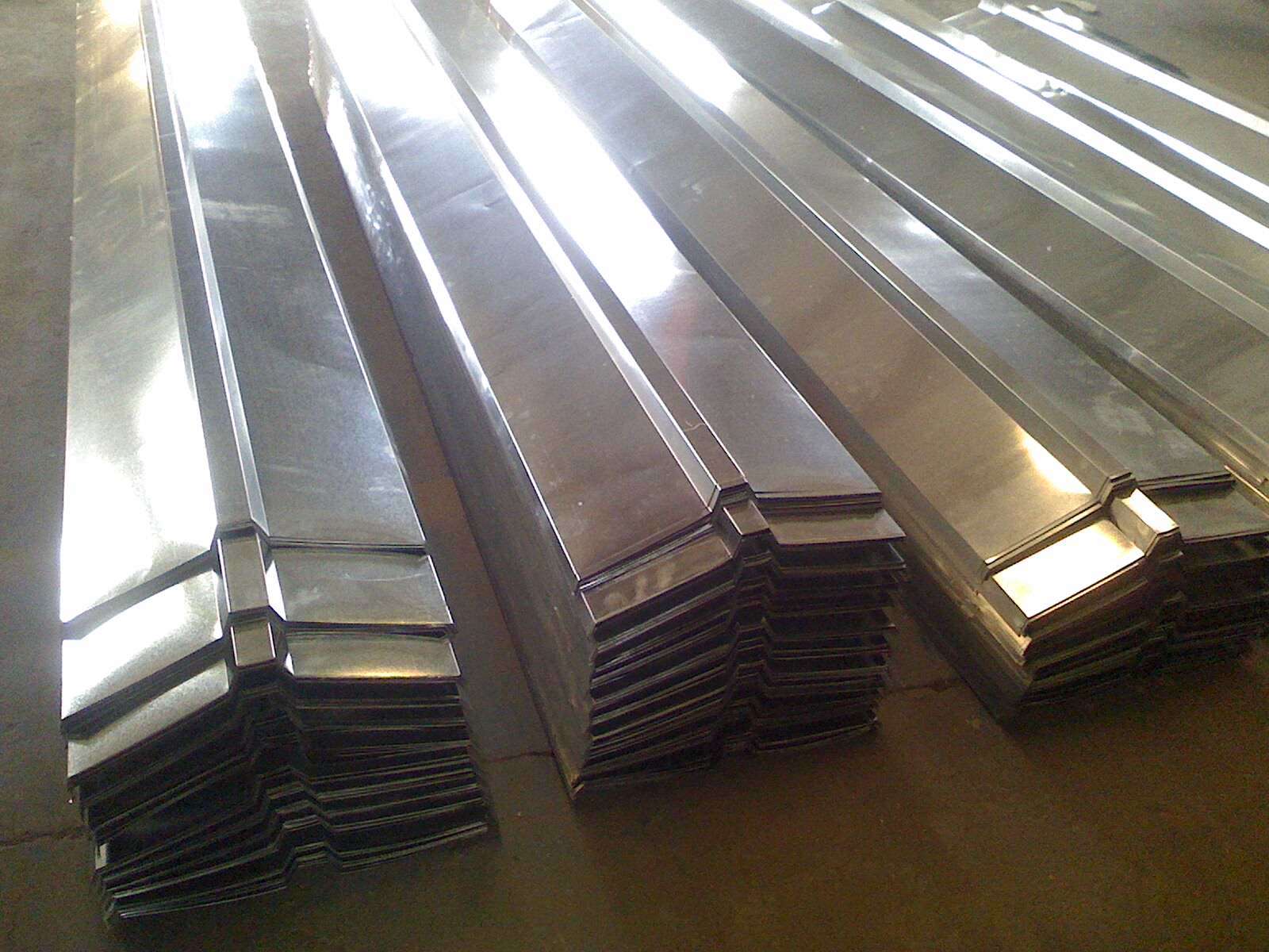 现货供应彩钢瓦国外彩钢瓦屋顶彩钢瓦内装饰彩钢瓦规格全价优