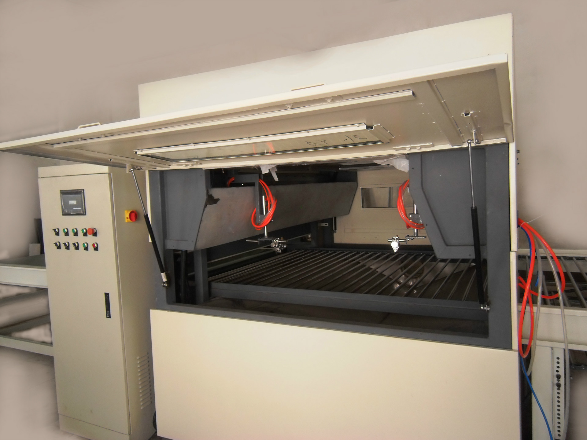 厂家热销流水线数控喷涂机 钢丝喷漆设备 全自动大型喷涂