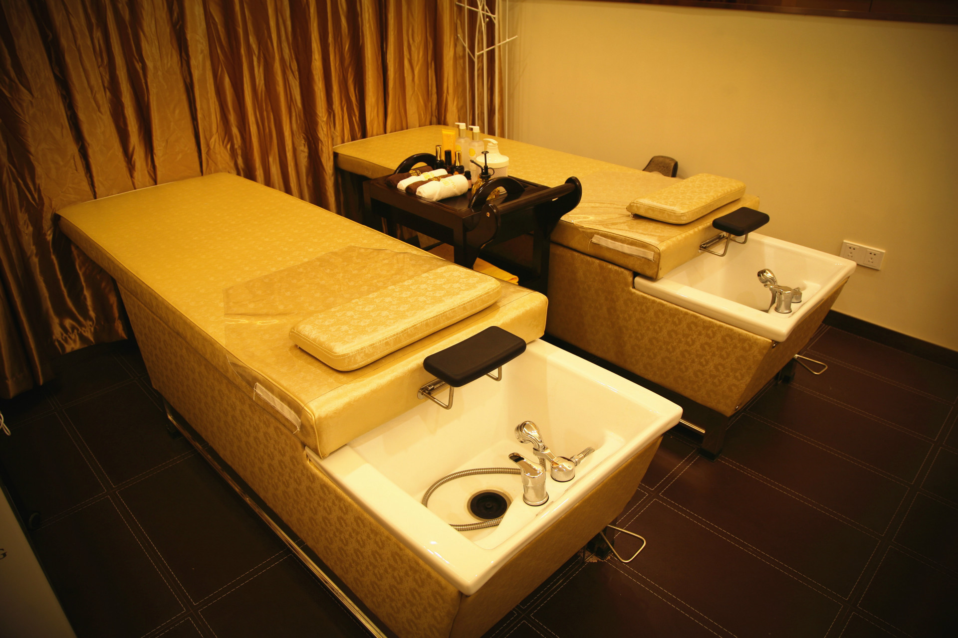 国颐堂养发spa馆vip包间