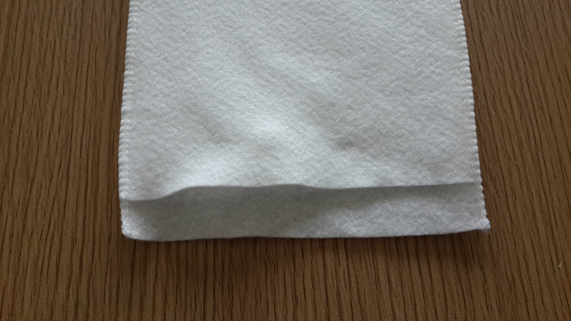 医用针刺无纺布擦拭除尘布 吸水不织布止血包扎 厂家直销量大从优