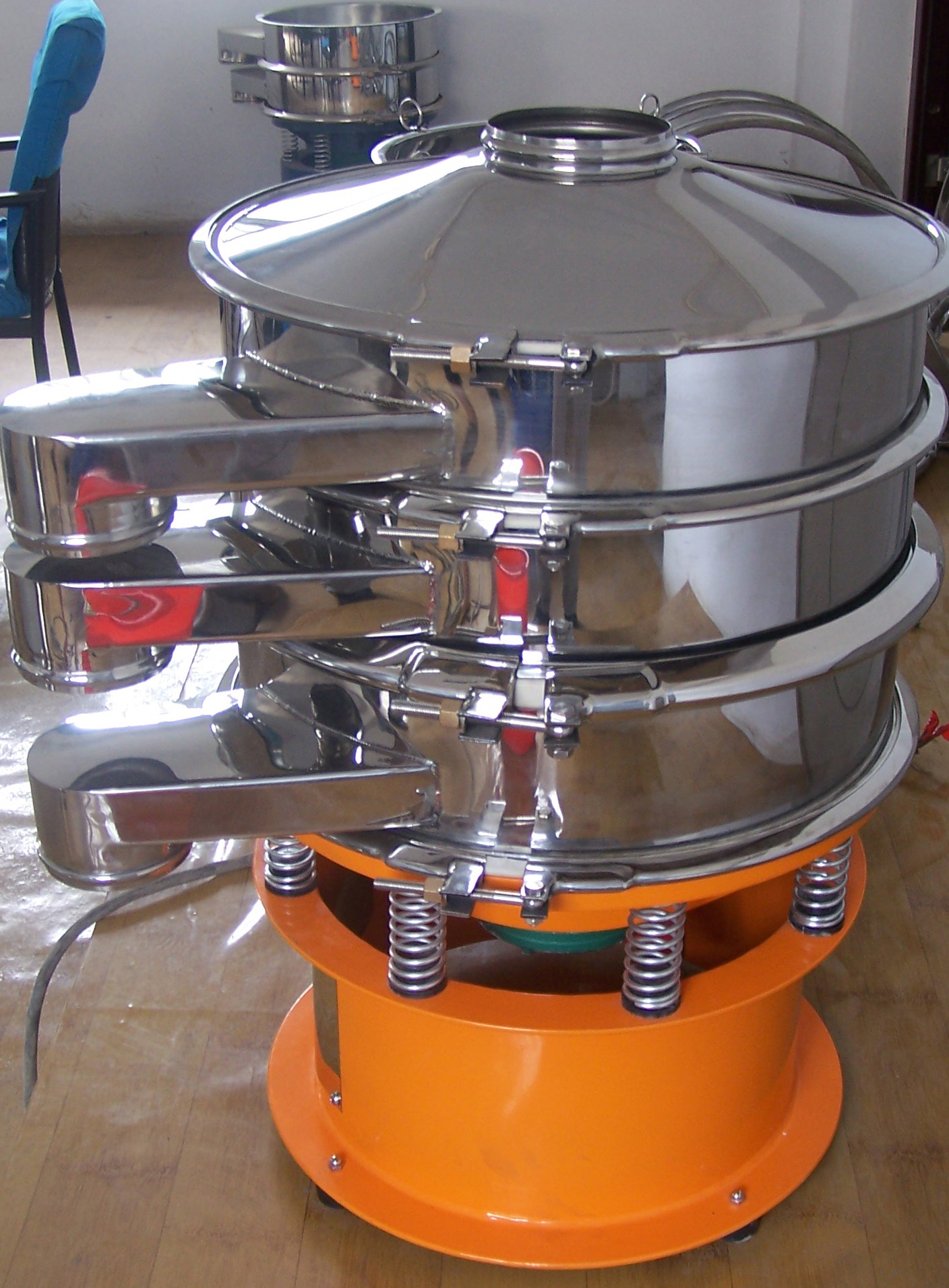 河南人从众专业制造玻璃粉筛分机