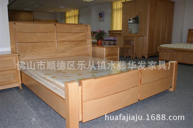 低价供应大量实木床双人床单人床榉木材料坚韧耐用环保油漆