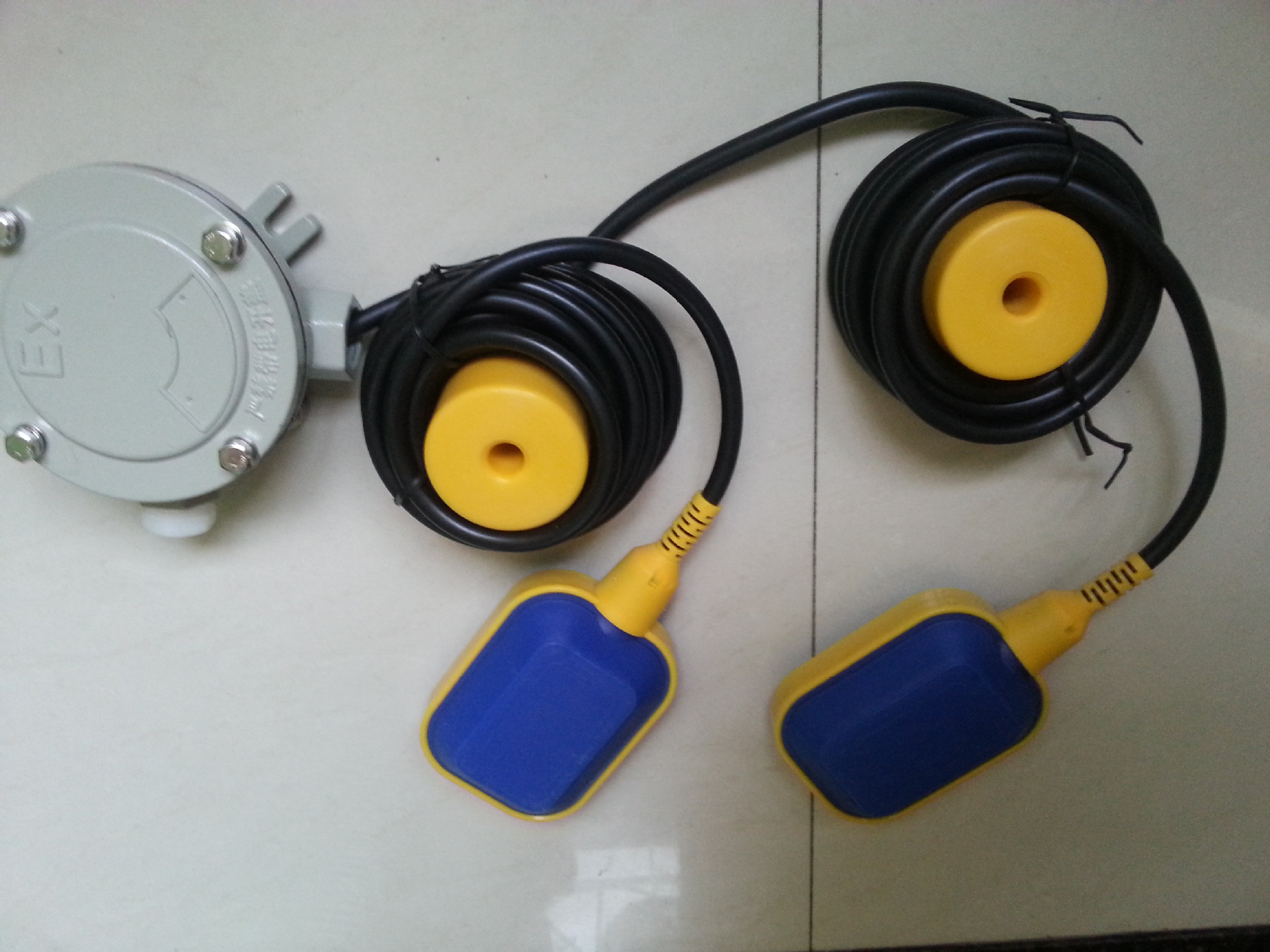 批发液位开关上海苏茂浮球液位开关电缆浮球