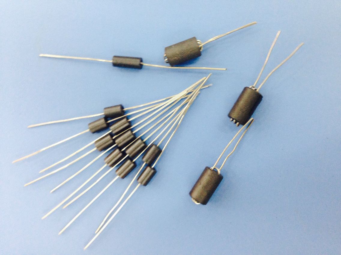 5*6*0.8插件磁珠电感两脚编带盒装磁珠电感厂家直供