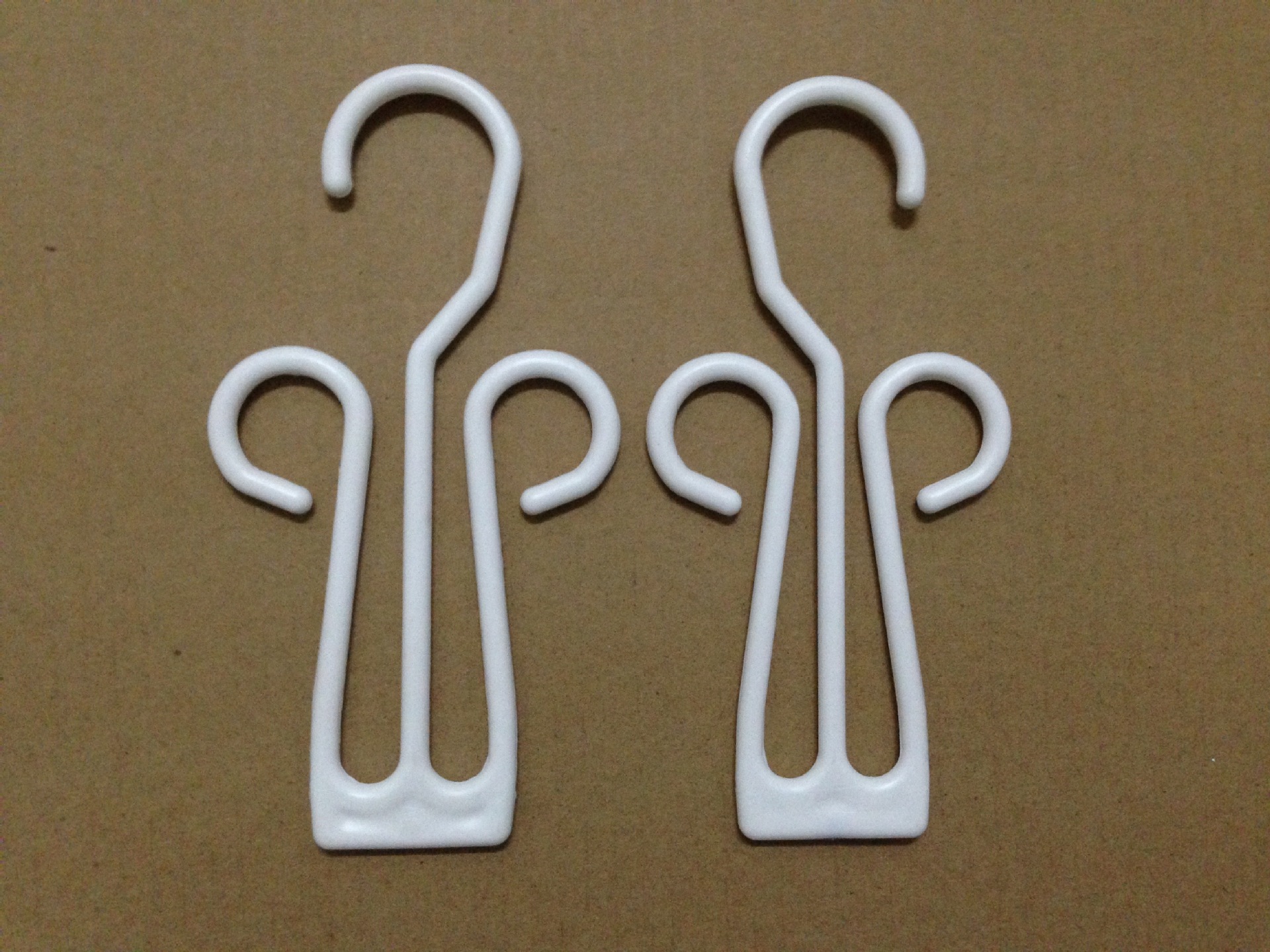 现货供应白色pp塑料鞋钩超市棉拖鞋挂钩衣架挂钩塑胶鞋挂钩批发