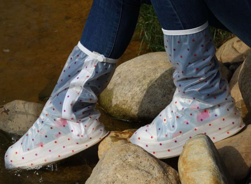 厂家直供 雨易思高帮 防雨鞋套女士骑车旅游鞋套 护鞋方便h313