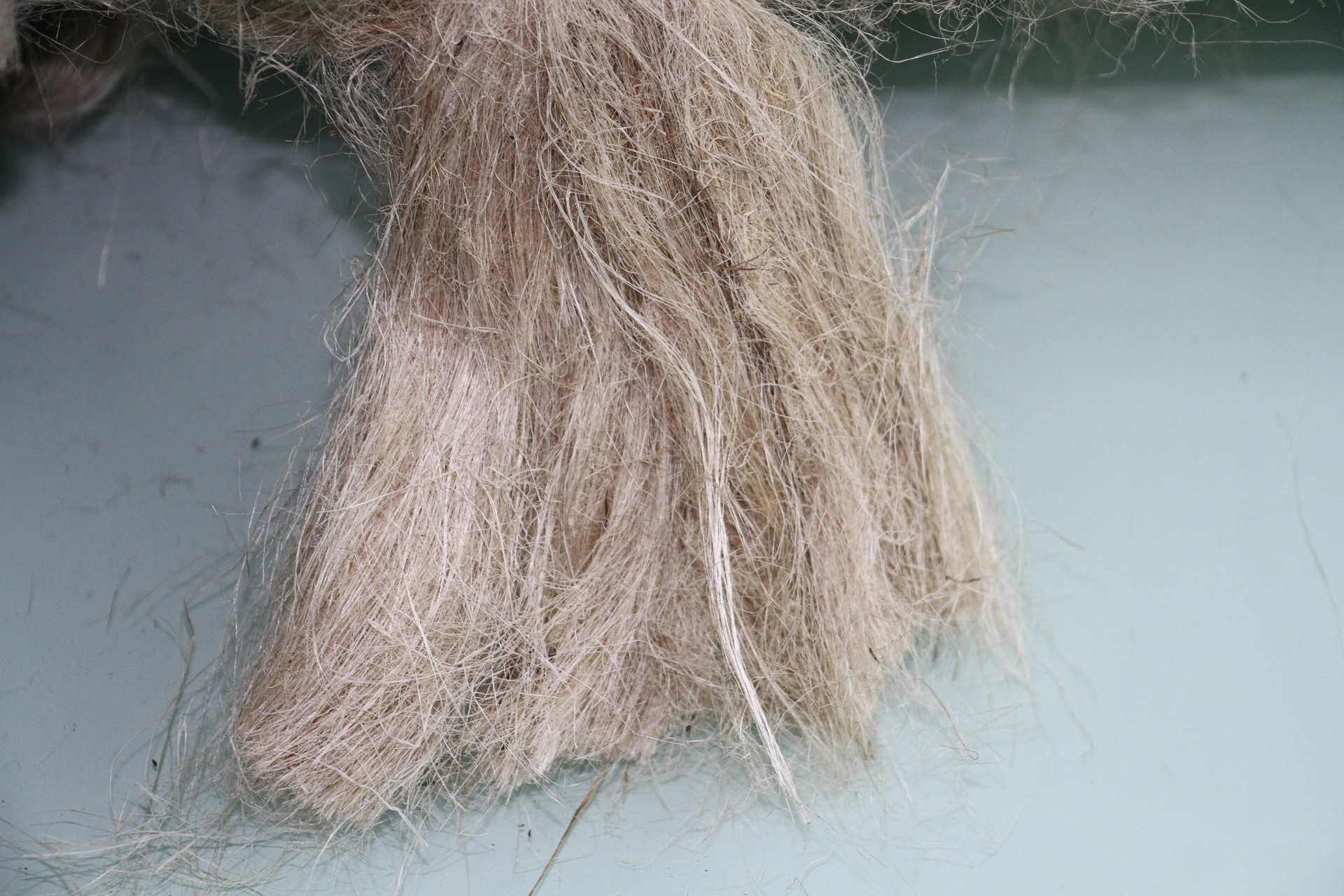 厂家批发油麻绳 密封油麻丝沥青细麻 麻筋麻絮 纤维麻线水暖专用