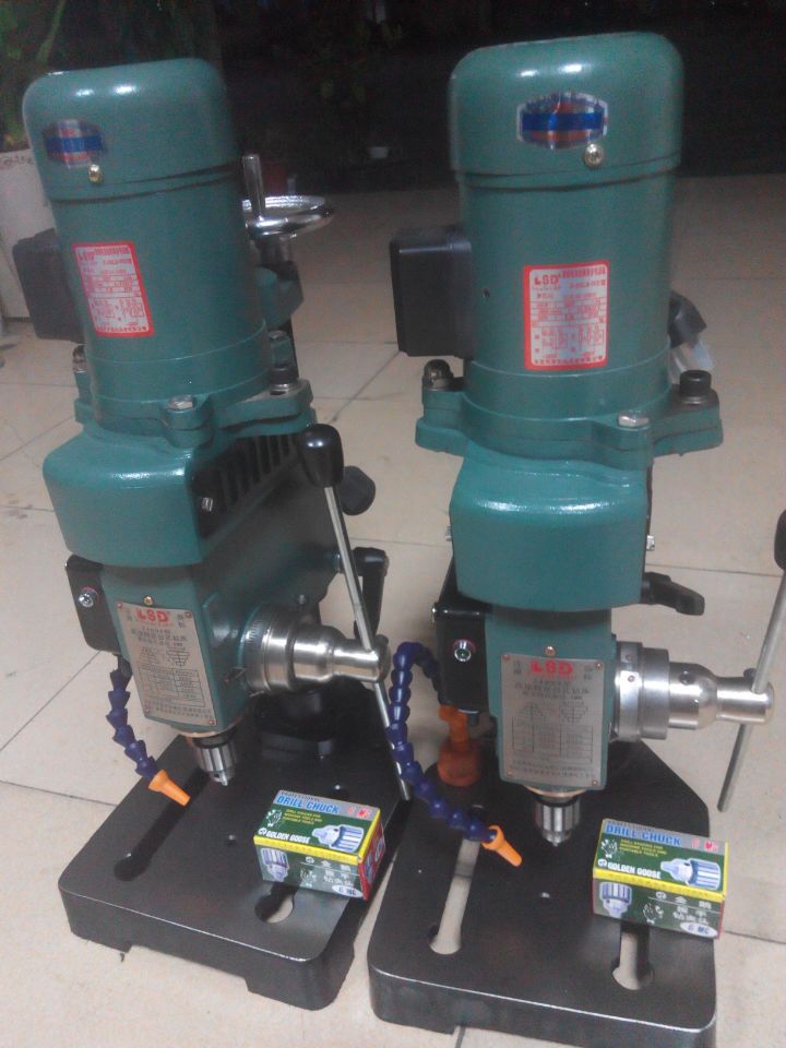 广东厂家供应全自动钻孔机 表带钻孔机 半自动钻孔机 手动台钻