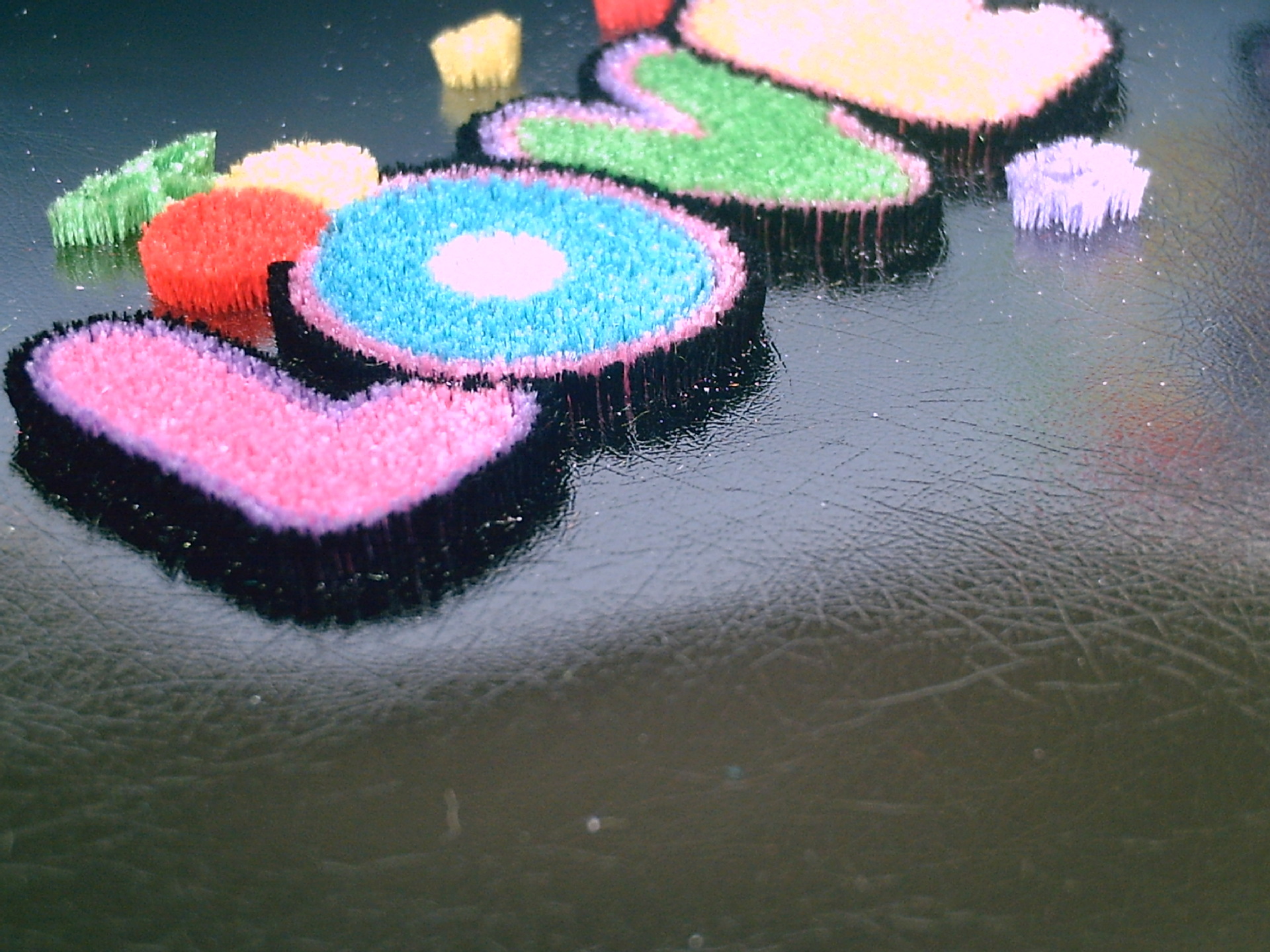 牙刷绣商标加工 皮革绣花加工 牙刷绣花厂家 植绒绣花