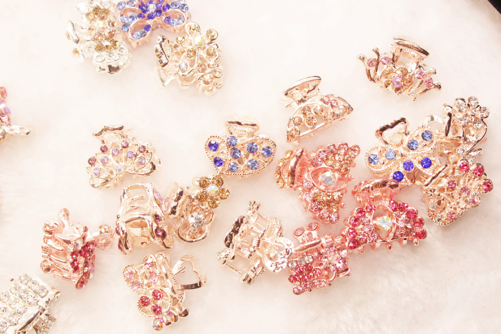 哪里批发小饰品 哪里批发小饰品