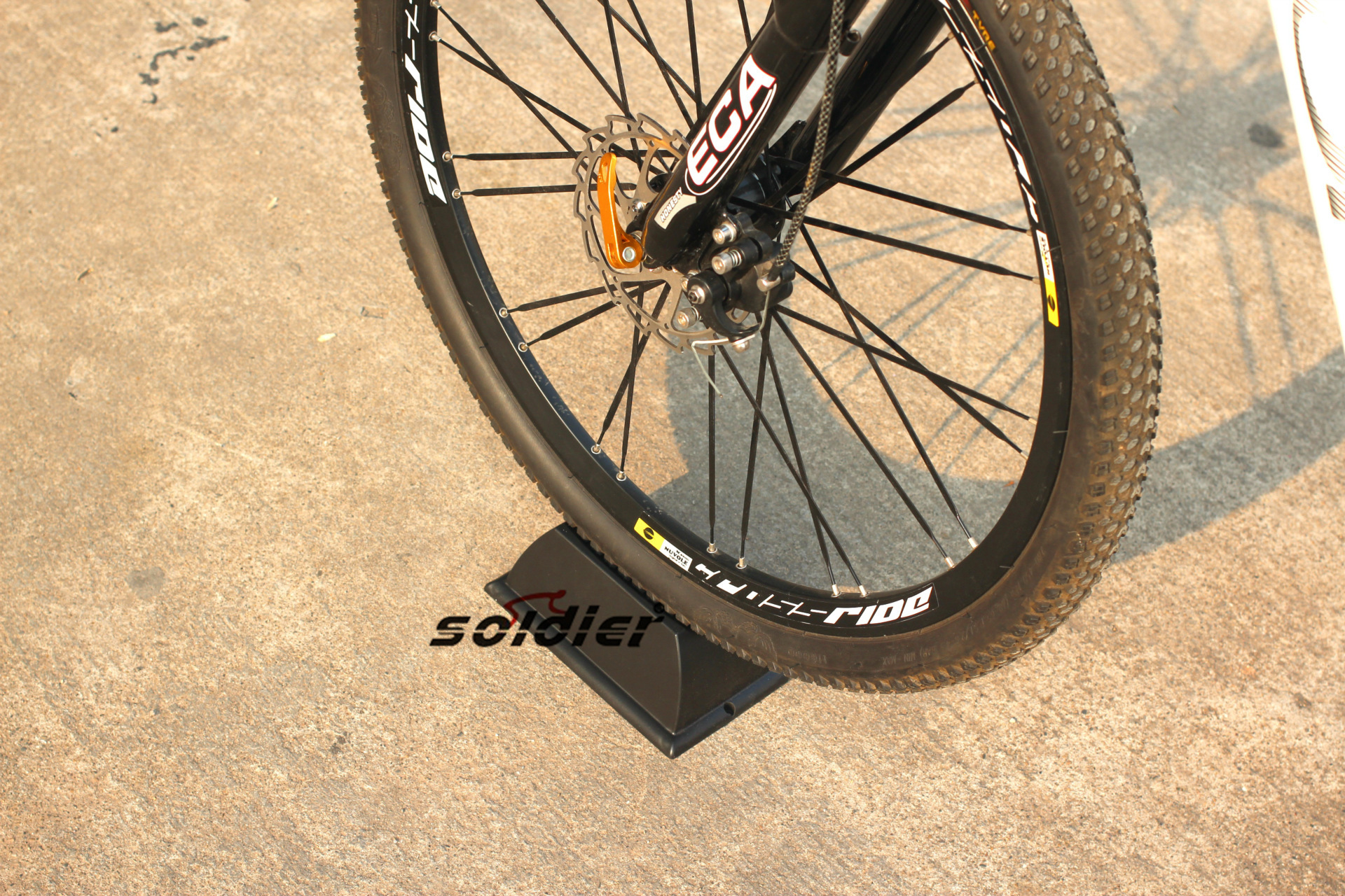 自行车山地车骑行台室内训练台前轮固定架//前轮垫方形