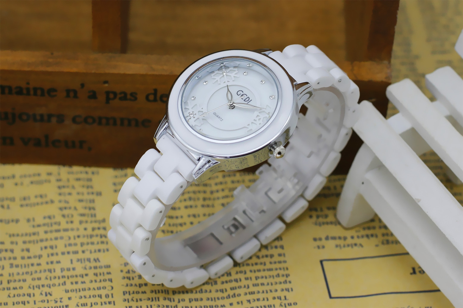 新款歌迪gedi冬季雪花系列 女士陶瓷手表 礼品手表 批发销售