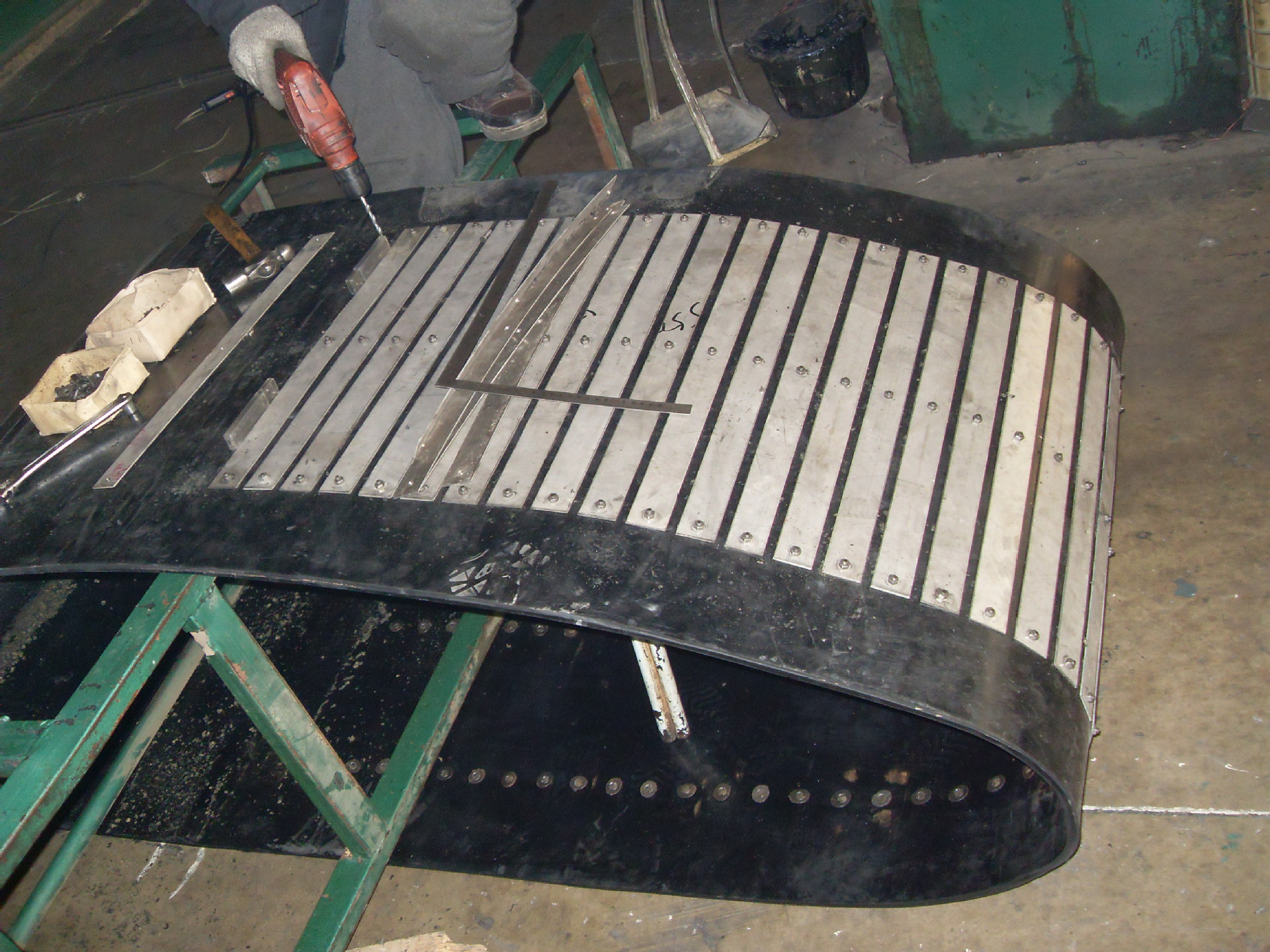 厂家直销铠装带式输送带,磁悬机除铁器专用皮带,链条式输送带