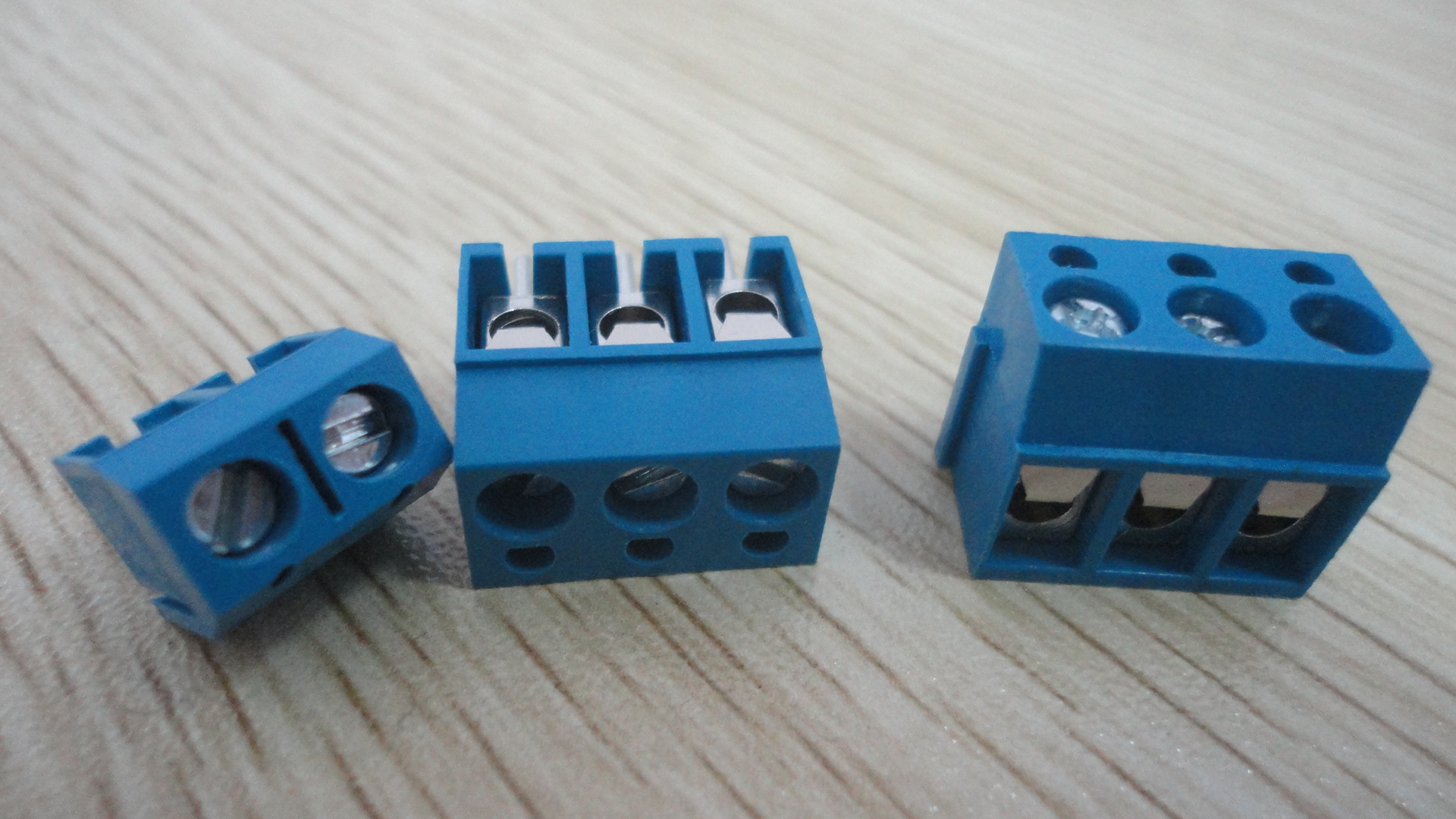 连接器 e-xun/e-xuunn伊讯螺钉式端子 应用范围:pcb 种类:端子