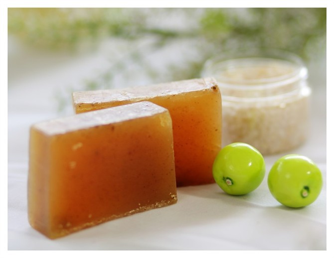 厂家热销护肤乳木果油紧肤植物皂精油皂手工拉丝冷制皂oem