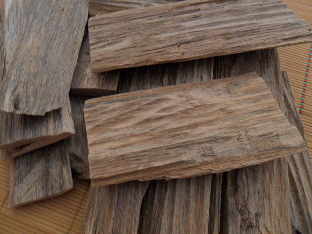 厂家供应沉香木片 高含量檀香 沉香味正 清香自然 量大从优