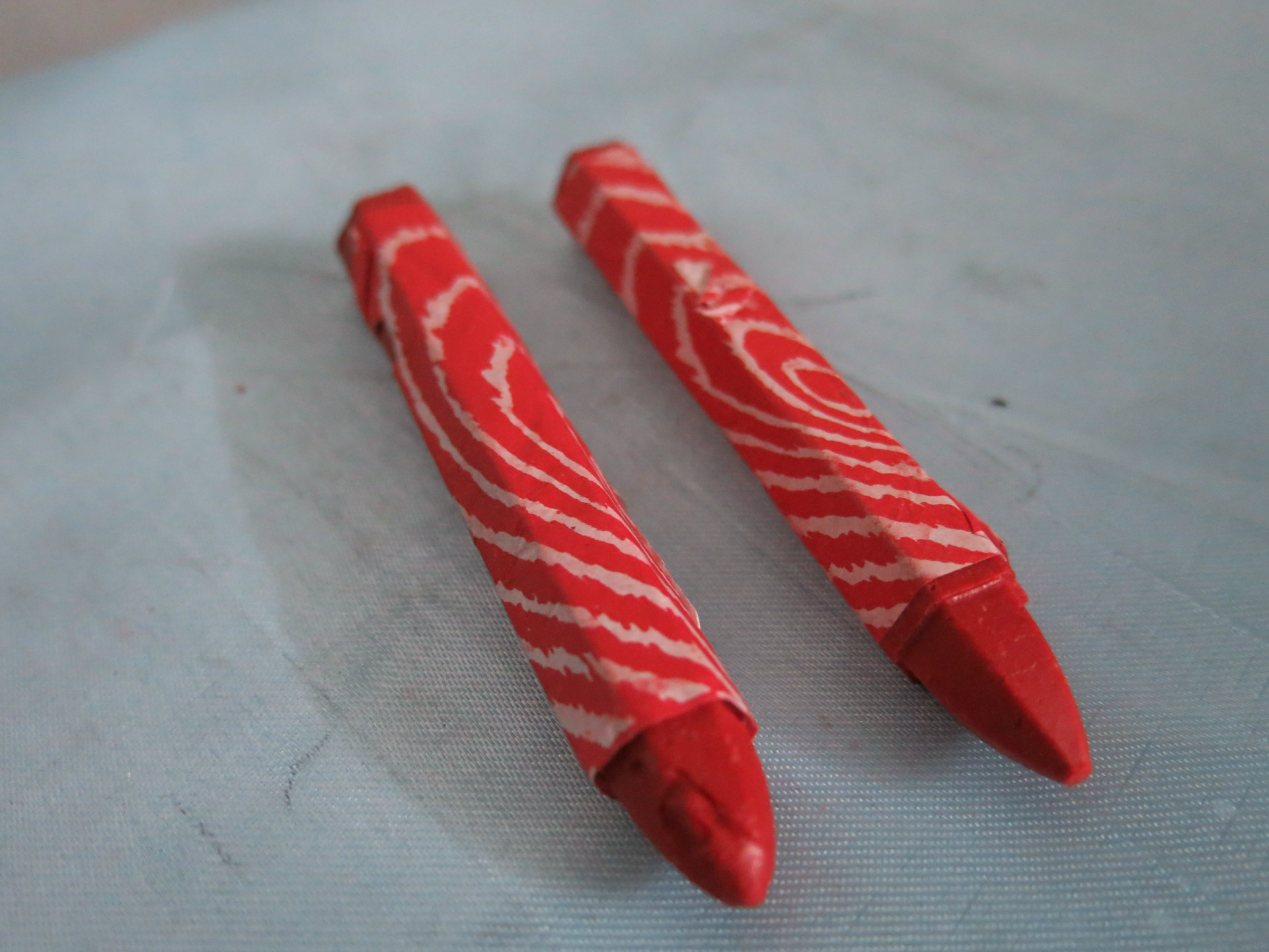 供应优质木材石材瓷砖轮胎记号蜡笔简易记号笔红色黑色50支/盒