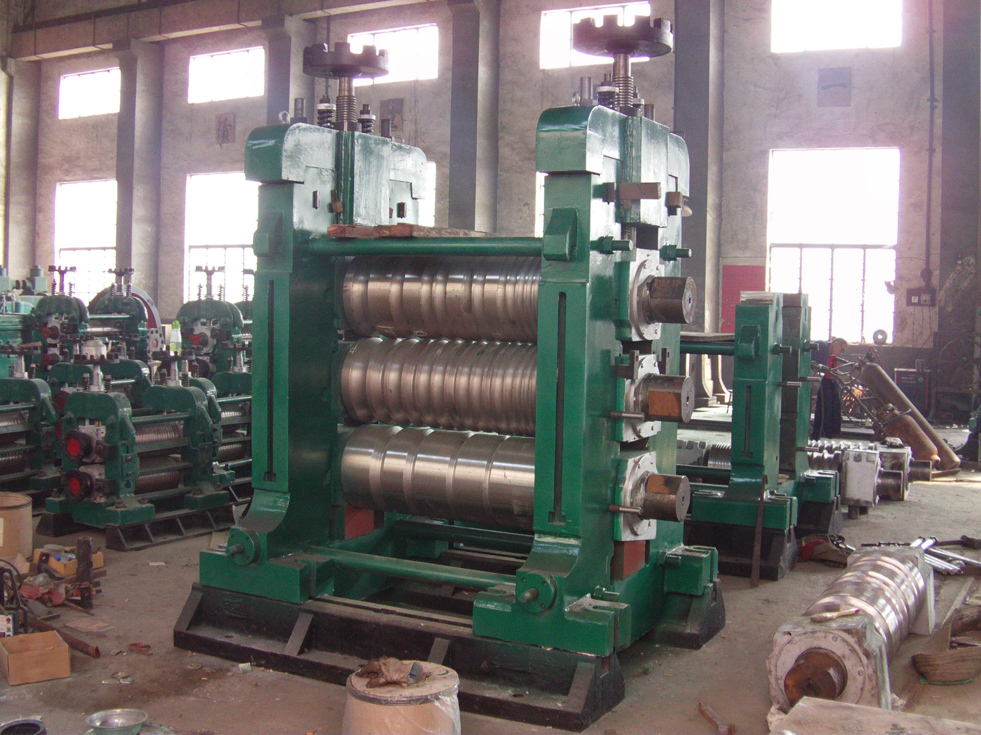 新型全自动型钢轧钢机的工作性能令人称赞