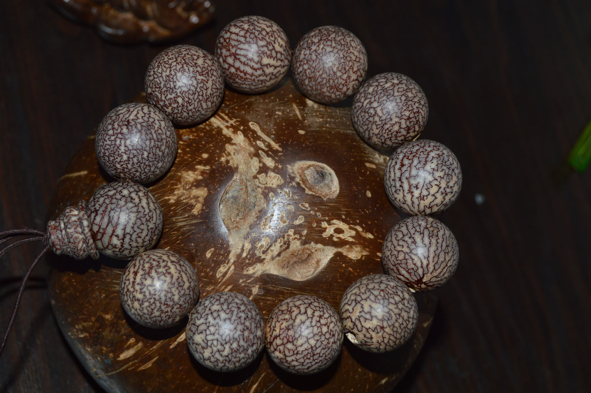 天然血丝菩提手串 藏式佛珠手链圆珠 龙泉金线菩提子金丝菩提批发-佛