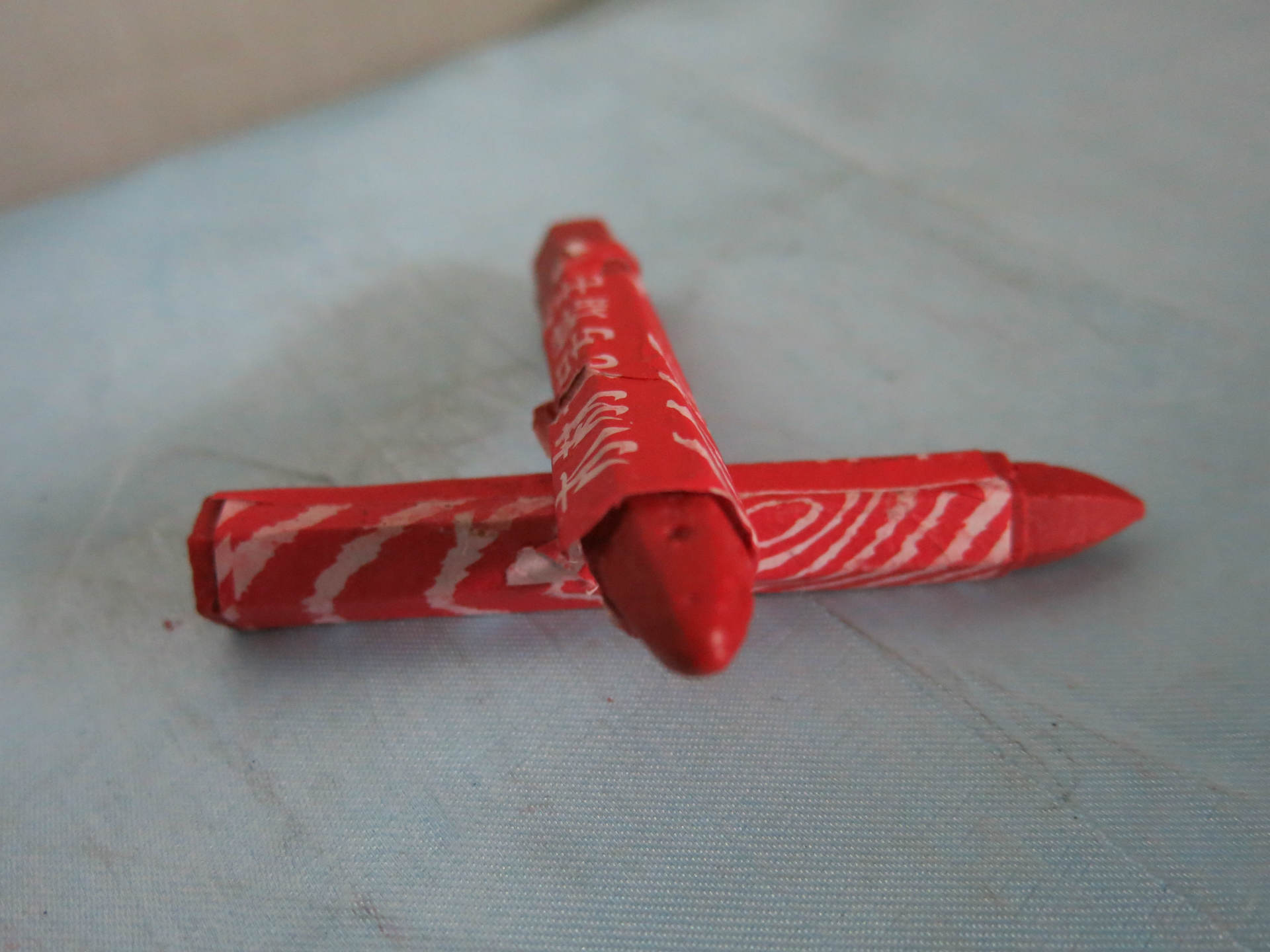 供应优质木材石材瓷砖轮胎记号蜡笔简易记号笔红色黑色50支/盒