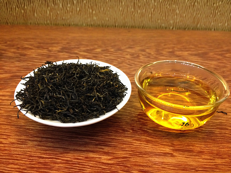 传统工艺碳焙武夷山金骏眉红茶 蜜香花香型 桐木关原产 回甘好