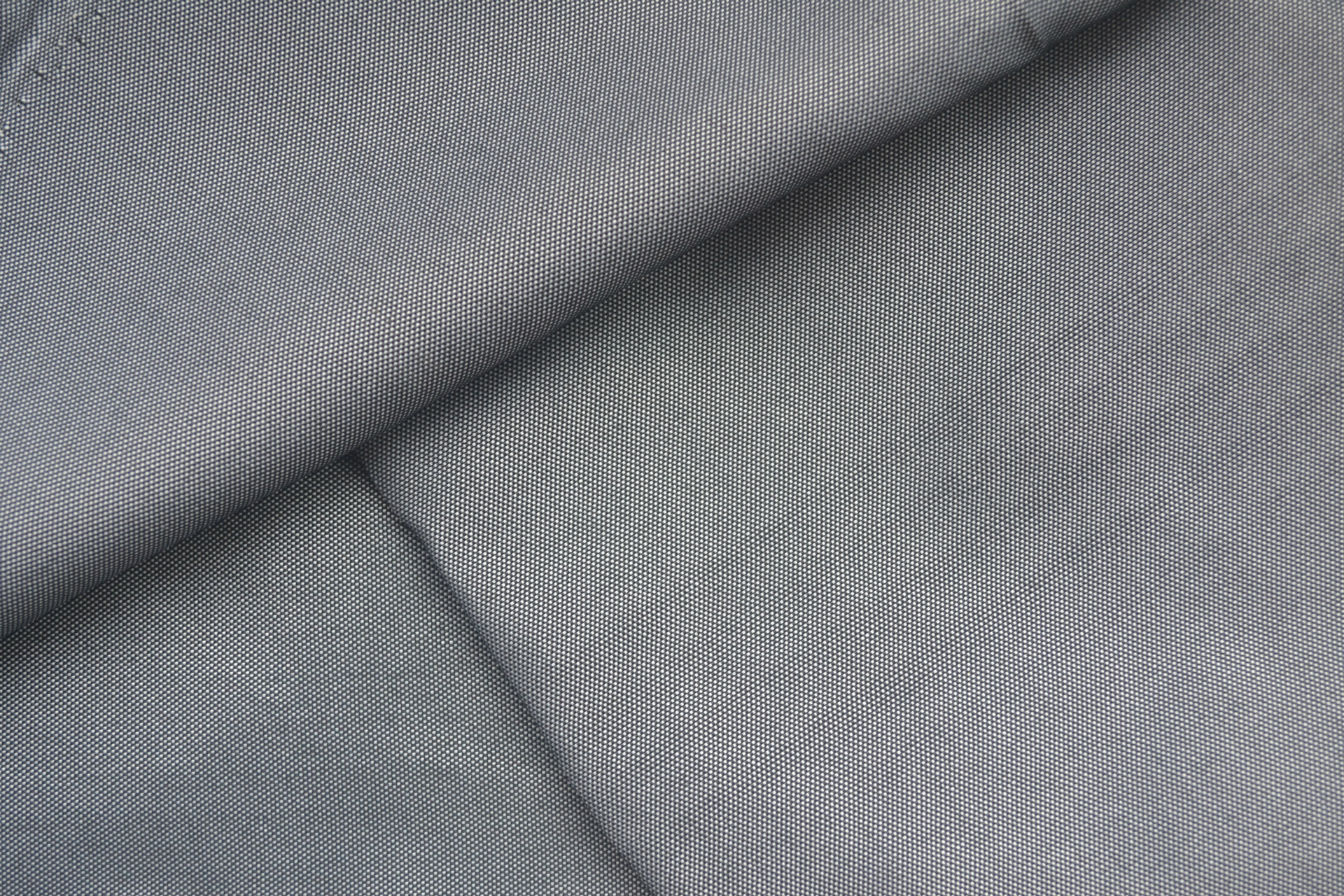 供应空变丝黑白阻燃色织面料酒店别墅装饰面料耐久阻燃色织布