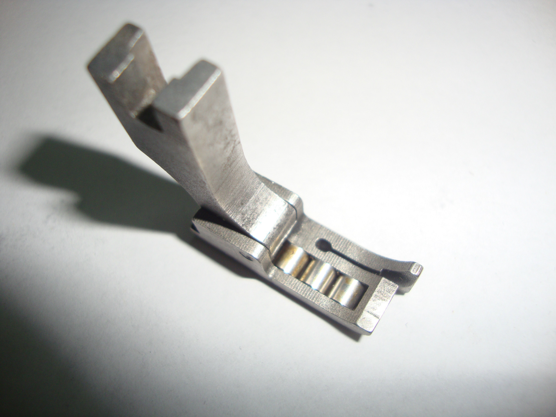 【新发针车配件】长期批发出售 r12463平缝机专用i滚轮压脚